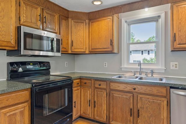 90 Royalston Rd, Phillipston, MA 01331