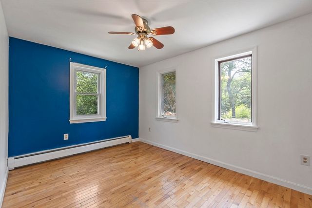 90 Royalston Rd, Phillipston, MA 01331