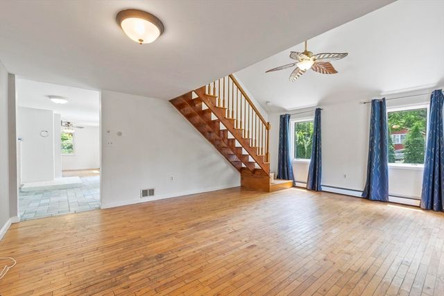 90 Royalston Rd, Phillipston, MA 01331