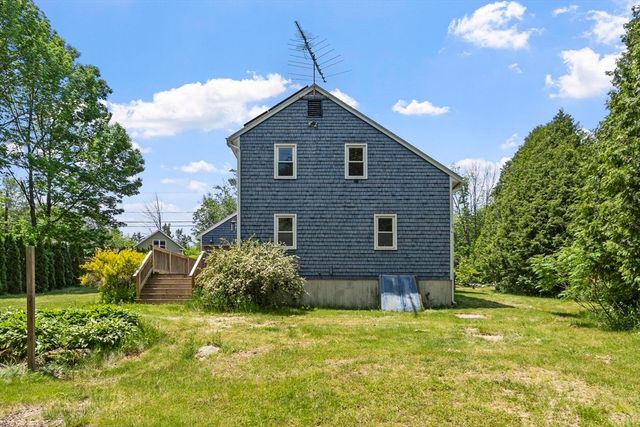 90 Royalston Rd, Phillipston, MA 01331