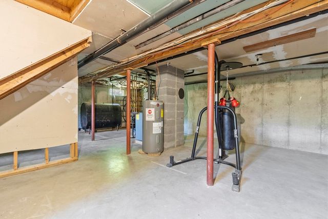 90 Royalston Rd, Phillipston, MA 01331