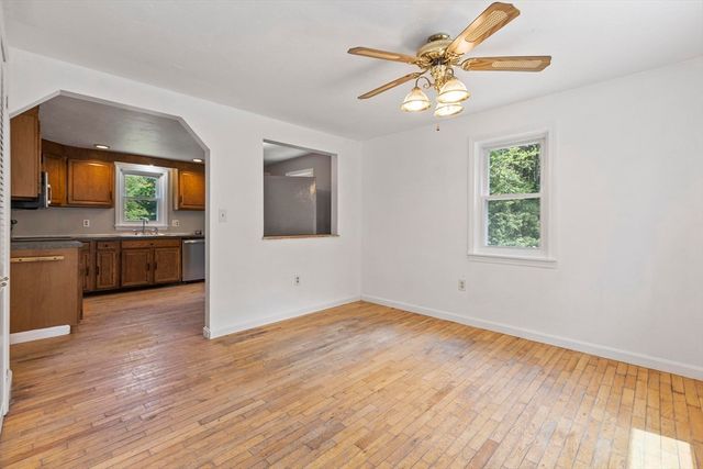 90 Royalston Rd, Phillipston, MA 01331