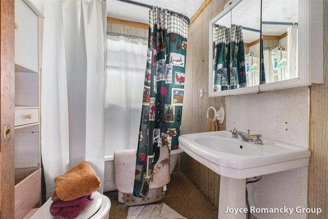 5752 E 52nd Street, Newaygo, MI 49337