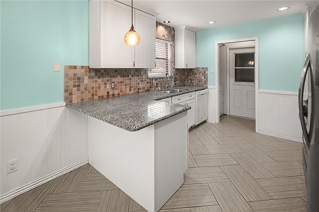 4305 Woodbriar Drive, Bryan, TX 77802