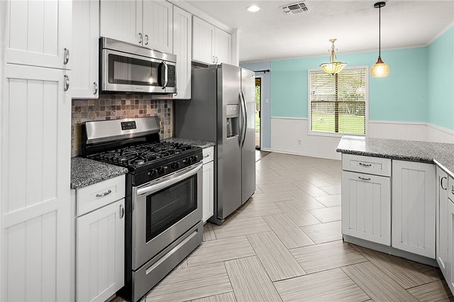 4305 Woodbriar Drive, Bryan, TX 77802