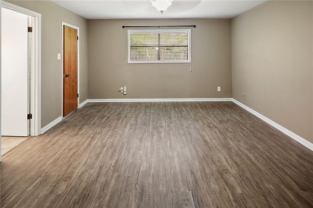 4305 Woodbriar Drive, Bryan, TX 77802