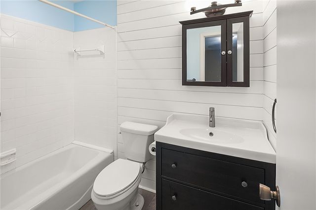4305 Woodbriar Drive, Bryan, TX 77802