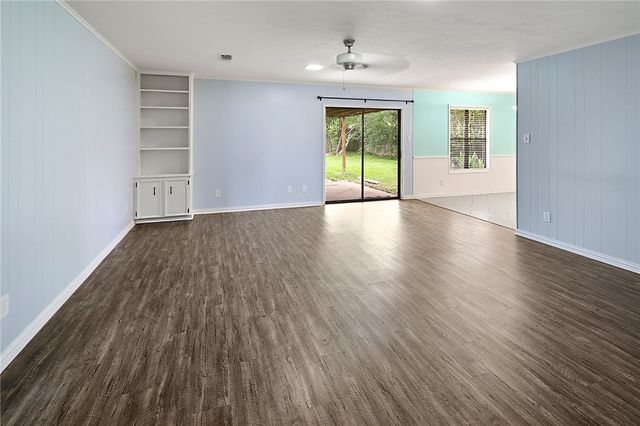 4305 Woodbriar Drive, Bryan, TX 77802