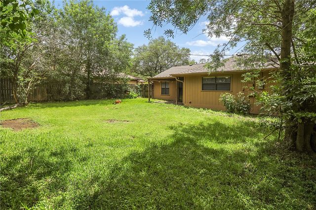 4305 Woodbriar Drive, Bryan, TX 77802