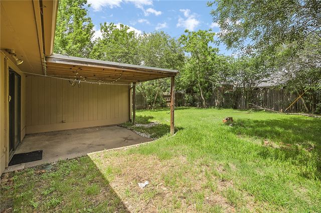 4305 Woodbriar Drive, Bryan, TX 77802
