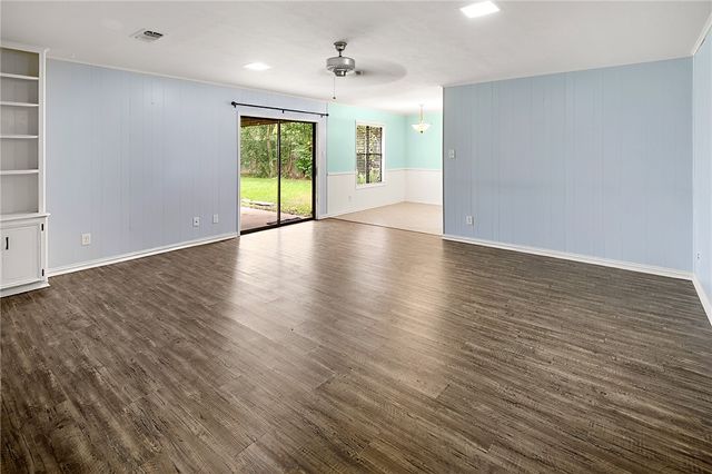 4305 Woodbriar Drive, Bryan, TX 77802