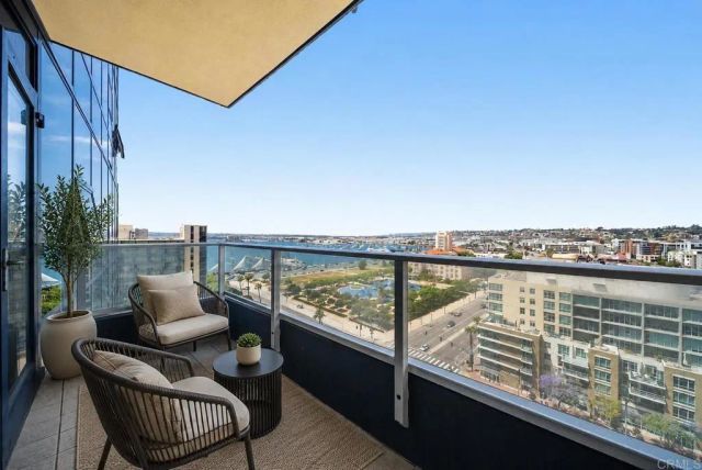 1325 Pacific Highway 1407, San Diego, CA 92101