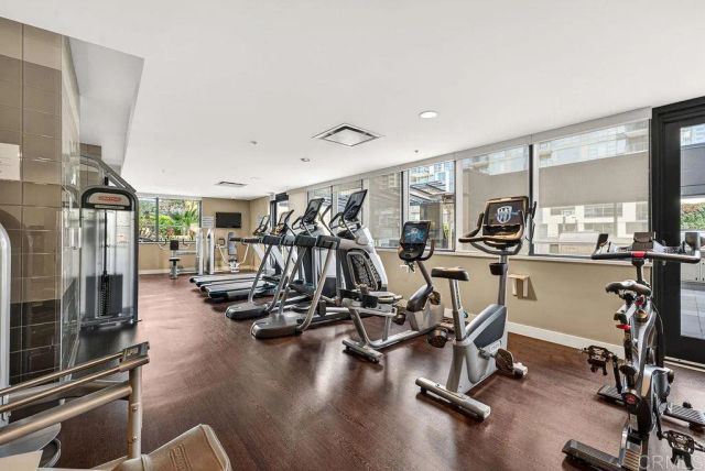 1325 Pacific Highway 1407, San Diego, CA 92101