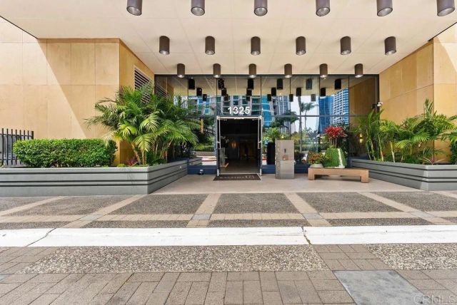 1325 Pacific Highway 1407, San Diego, CA 92101