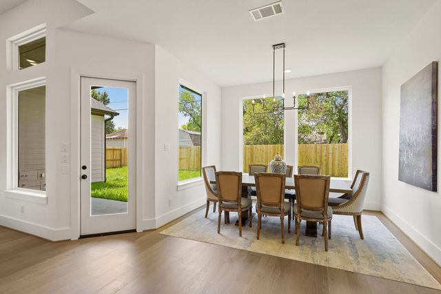 1914 Viking Drive, Houston, TX 77018