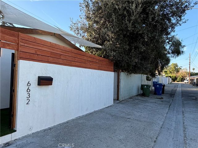 6632 Fulton Avenue, Valley Glen, CA 91401