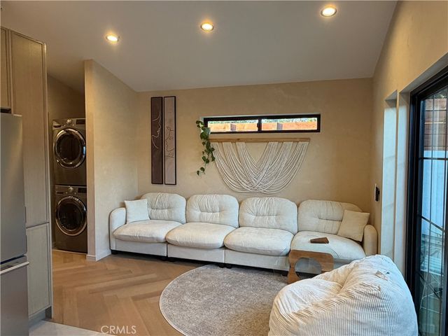 6632 Fulton Avenue, Valley Glen, CA 91401