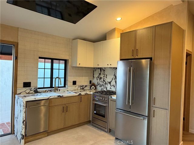 6632 Fulton Avenue, Valley Glen, CA 91401