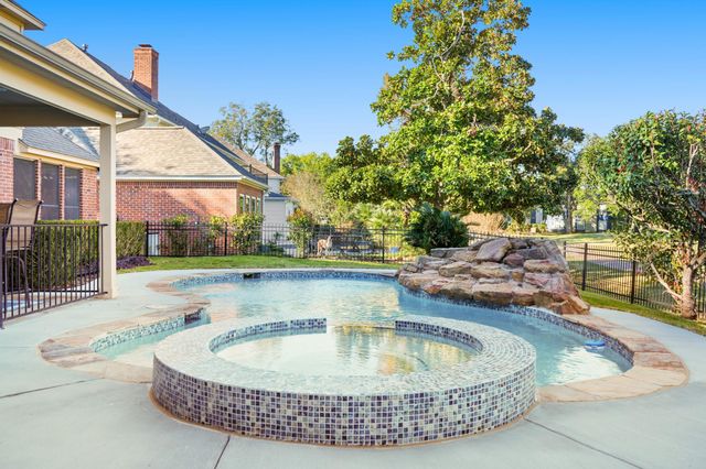 2230 Country Creek Way, Richmond, TX 77406