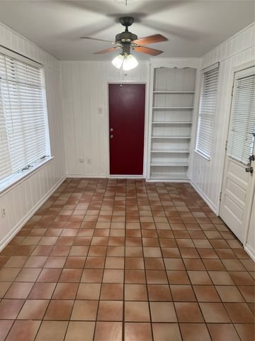 10205 San Juan Avenue, Dallas, TX 75228