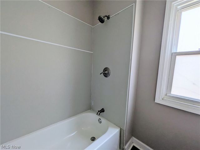 2818 E 119th Street, Cleveland, OH 44120