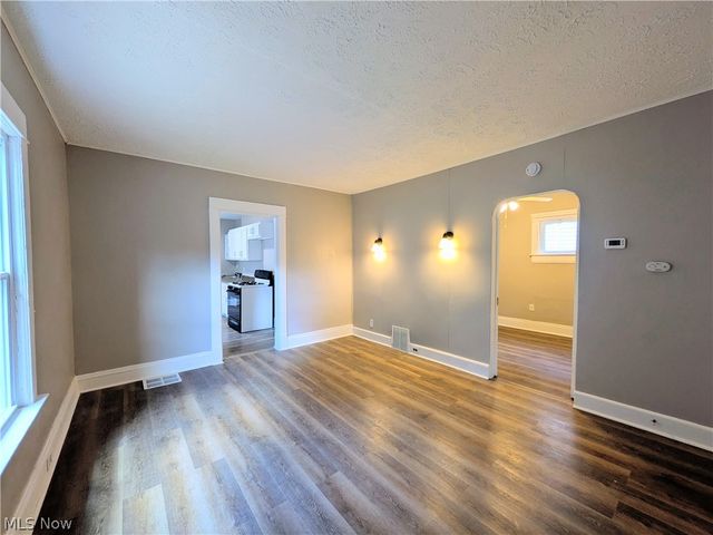 2818 E 119th Street, Cleveland, OH 44120