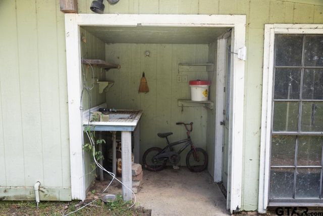 2914 Waterwood, Chandler, TX 75758