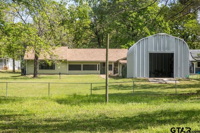 2914 Waterwood, Chandler, TX 75758