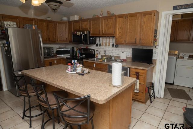 2914 Waterwood, Chandler, TX 75758