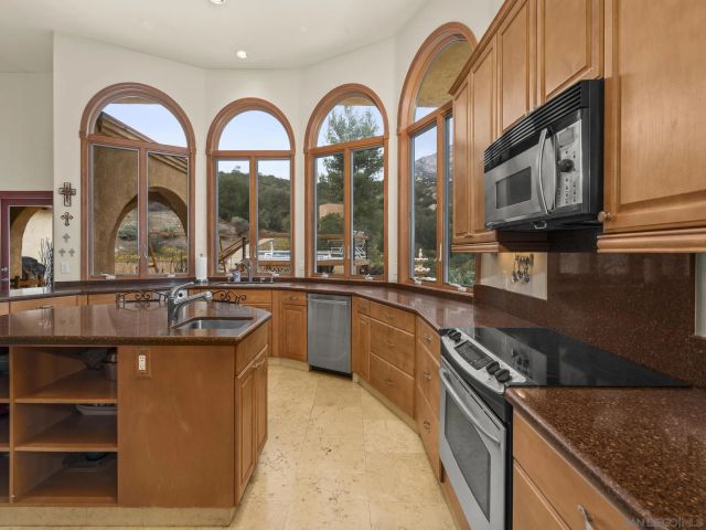 17922 Sierra Cielo Ln, Jamul, CA 91935