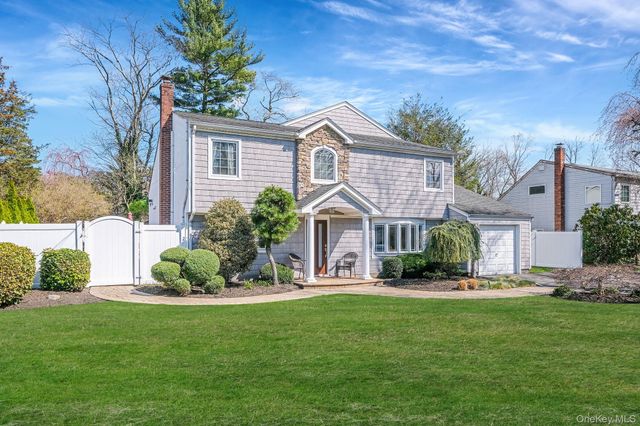 43 Hallock Avenue, Smithtown, NY 11787