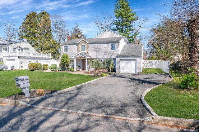 43 Hallock Avenue, Smithtown, NY 11787