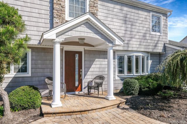 43 Hallock Avenue, Smithtown, NY 11787