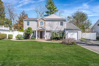 43 Hallock Avenue, Smithtown, NY 11787