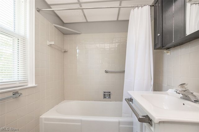 21901 Kennison Avenue, Euclid, OH 44123