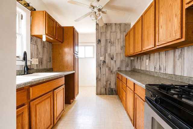 508 S JACKSON STREET, Green Bay, WI 54301