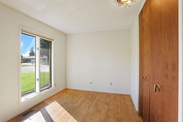 10753 Elkhorn Dr, Stockton, CA 95209