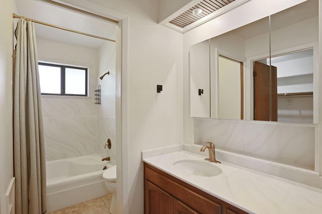 10753 Elkhorn Dr, Stockton, CA 95209