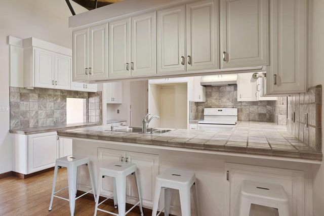 10753 Elkhorn Dr, Stockton, CA 95209