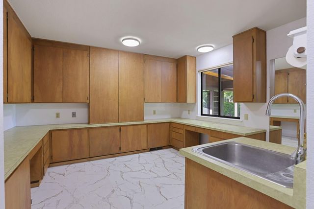 10753 Elkhorn Dr, Stockton, CA 95209