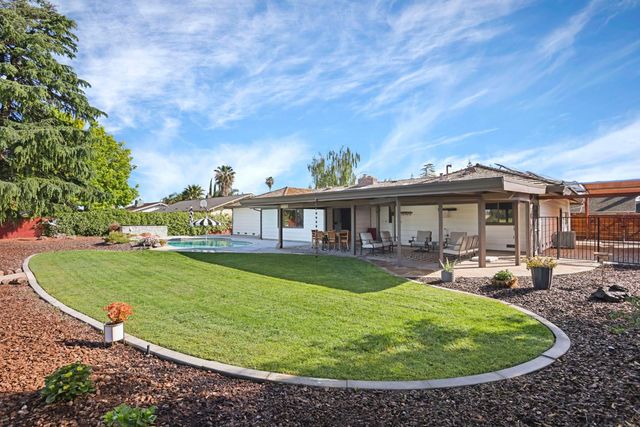 10753 Elkhorn Dr, Stockton, CA 95209