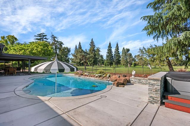 10753 Elkhorn Dr, Stockton, CA 95209