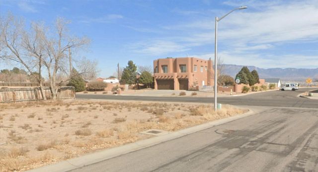 5001 Monica LA NW, Albuquerque, NM 87120