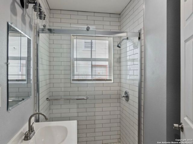 1050 Vanderbilt, San Antonio, TX 78210