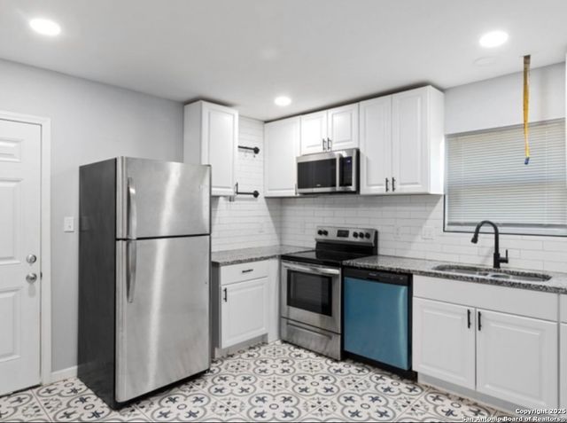 1050 Vanderbilt, San Antonio, TX 78210