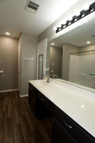 2710 Sockeye Drive, Houston, TX 77045