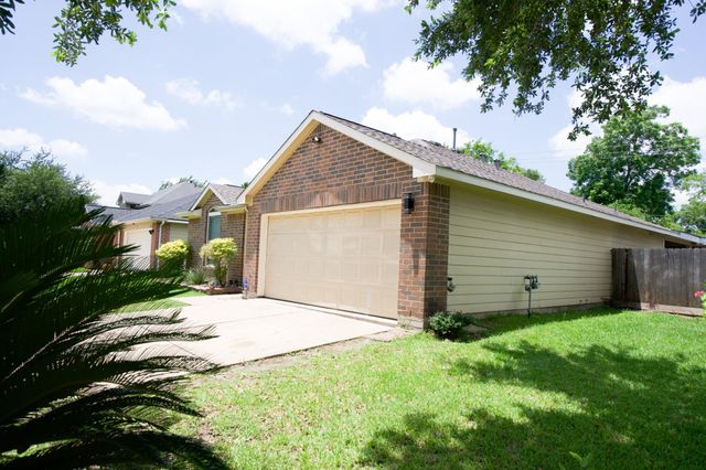 2710 Sockeye Drive, Houston, TX 77045