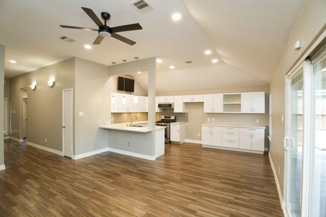 2710 Sockeye Drive, Houston, TX 77045