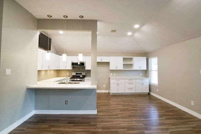2710 Sockeye Drive, Houston, TX 77045