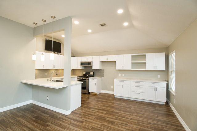 2710 Sockeye Drive, Houston, TX 77045
